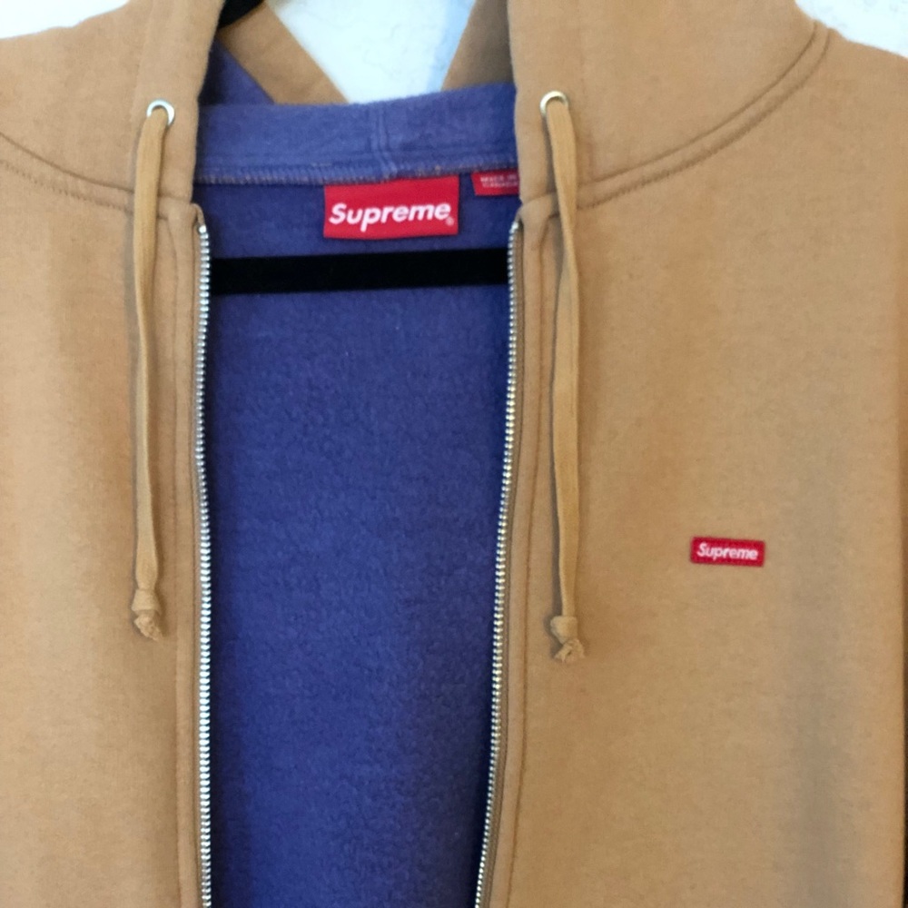 *SOLD* Supreme Hoodie - Picture 3 of 5